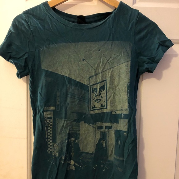 SOLD - Obey t-shirt - Picture 1 of 1
